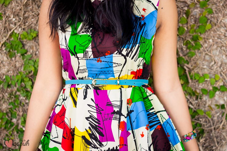 vestido grafitti colorido